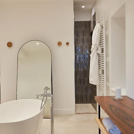 Le Clos Des Rosiers فندق مبيت وإفطار